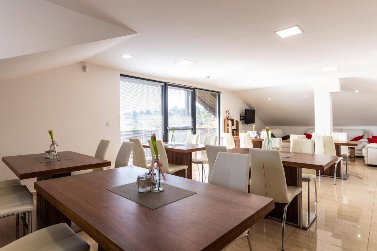 Vinarstvi Vymola Otel Mikulčice Dış mekan fotoğraf