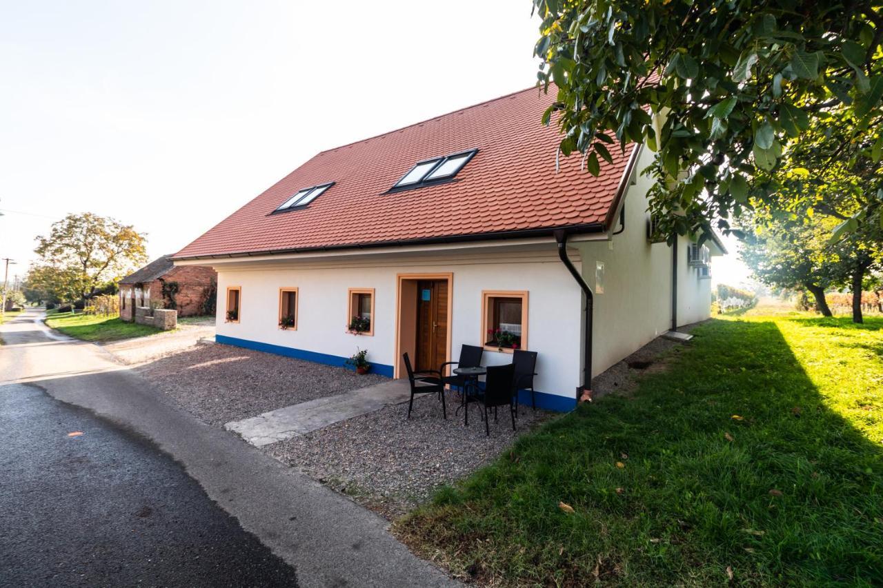 Vinarstvi Vymola Otel Mikulčice Dış mekan fotoğraf